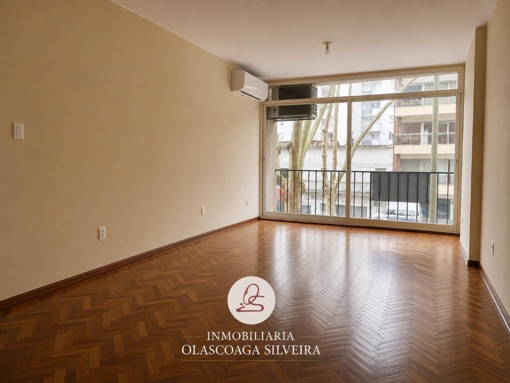 Apartamento reciclado a nuevo 3 dorm+ servicio y garage