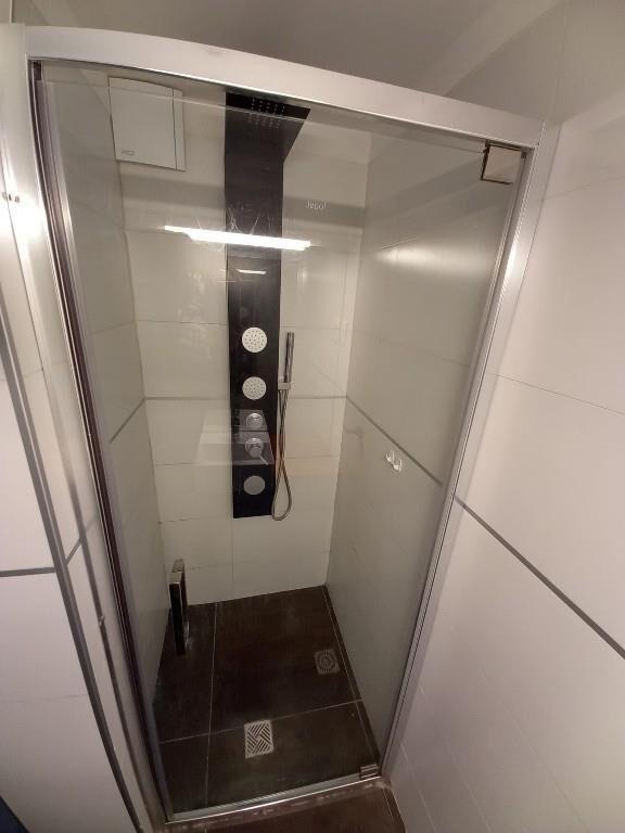 Venta Casa con Renta. Duplex, patio al frente con Cochera
