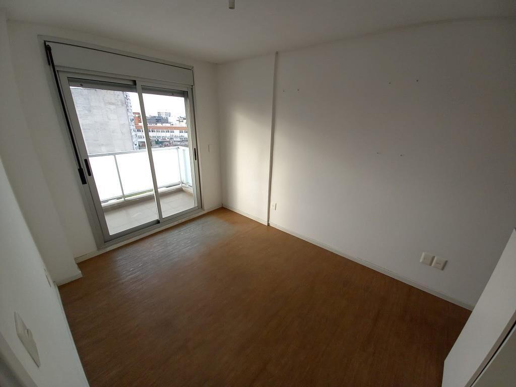 Alquilo Apto. 1 dorm. Piso Alto con amplia Terraza y Garaje