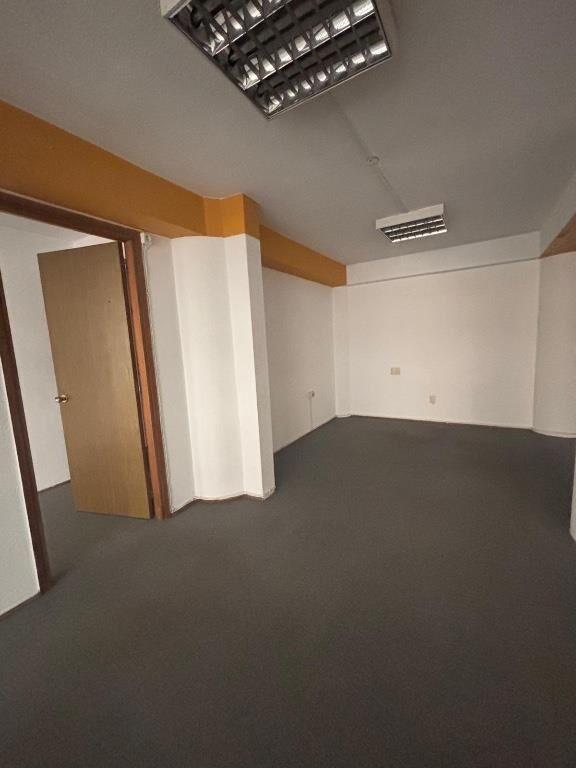 Alquiler oficina con 2 garajes Centro próx Plaza Indepencia