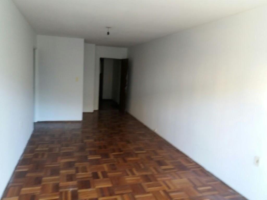 ¡Todo al frente ¡Gran Living comedor, 3 d c/piso de parquet!