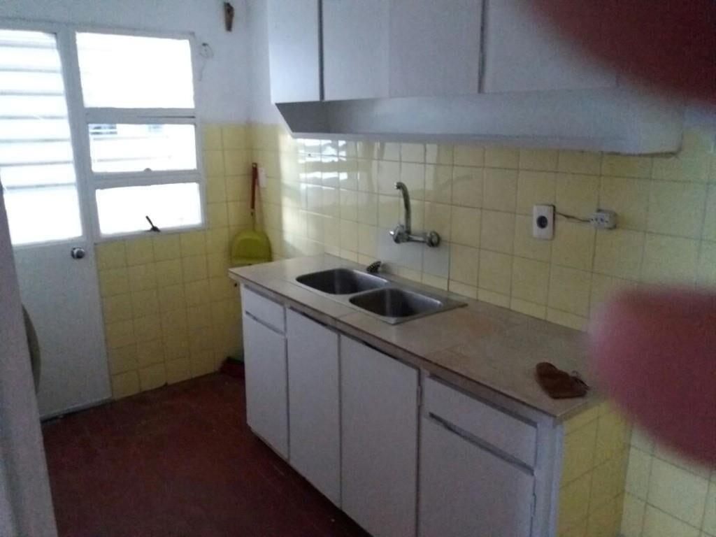 ¡Todo al frente ¡Gran Living comedor, 3 d c/piso de parquet!