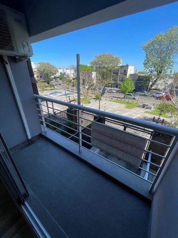 MUY LINDO APARTAMENTO 3 DORMITORIOS, DOS BAÑOS GARAJE DOBLE