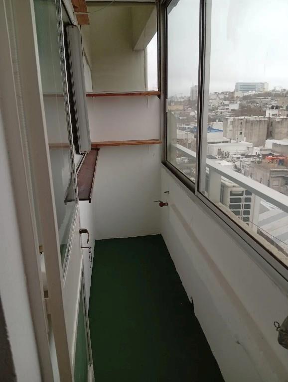 1 dormitorio centrico, con balcón, gastos comunes $2.600
