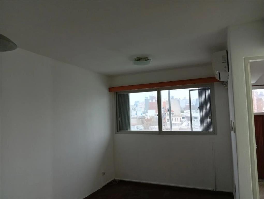 1 dormitorio centrico, con balcón, gastos comunes $2.600