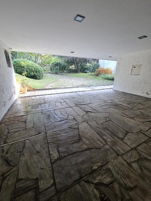 CASA ESQUINA EN CARRASCO