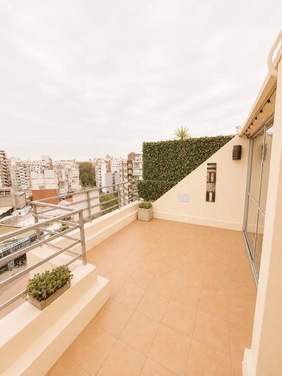 PENTHOUSE 2 DORMITORIOS / POCITOS / A UNA CUADRA DE RAMBLA