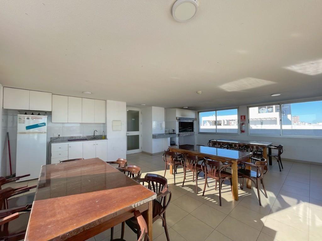 Apartamento 2 dormitorios, garage lugar fijo