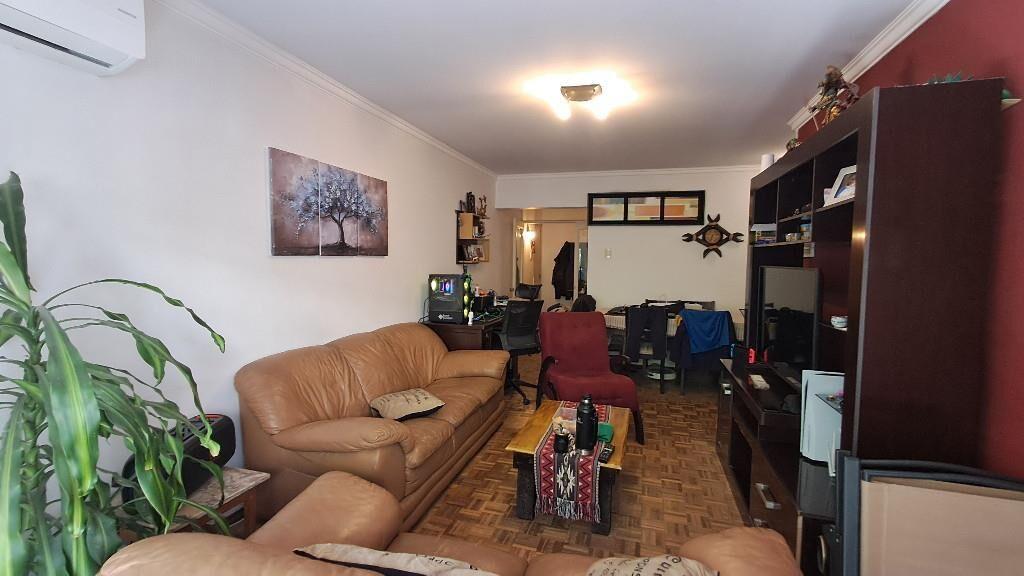 Estratégico Apartamento con garage sobre peatonal