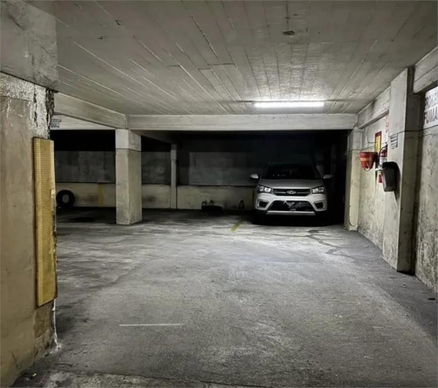 Estratégico Apartamento con garage sobre peatonal