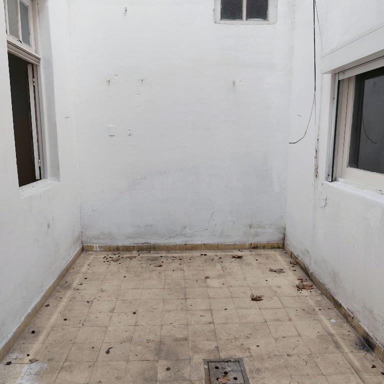 Apartamento de tres dormitorios, próximo a Facultad de Arqui