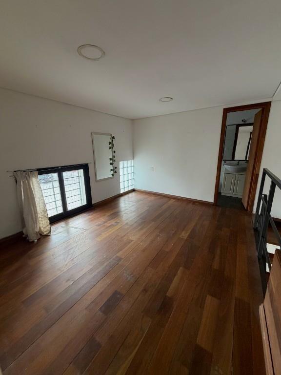 Duplex a pasos de S Martin y Millan,Gc bajisimos,impecable