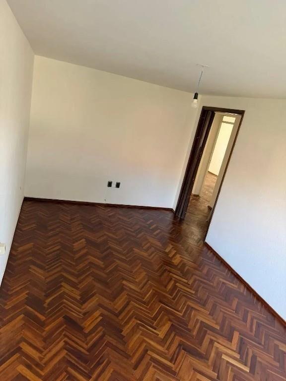 Amplio en planta baja, a pasos de rivera, zona muy tranquila