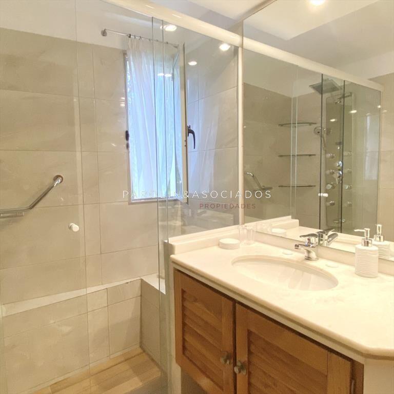 Apartamento en venta de 2 dormitorios y en Punta