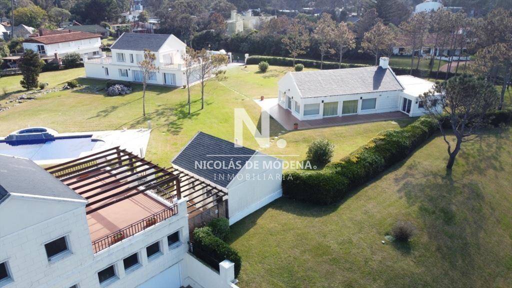 Espectacular Mansion frente al mar, Playa Mansa.