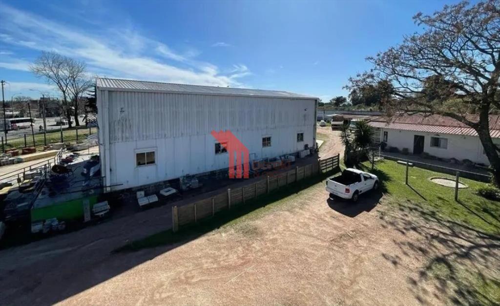 Venta Local comercial, con gran terreno sobre
