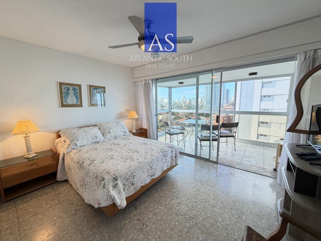 Apartamento 3 dormitorios(1 dependencia) frente