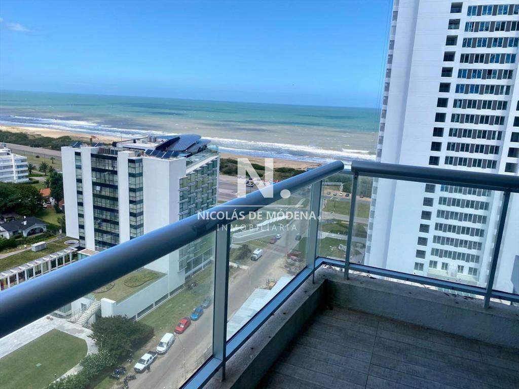 En venta apartamento de 3 dormitorios en Brava,