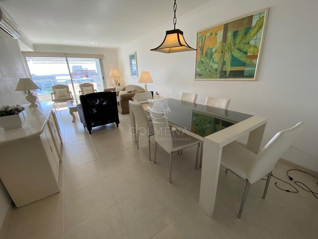 Apartamento en venta Playa Mansa 2 dormitorios