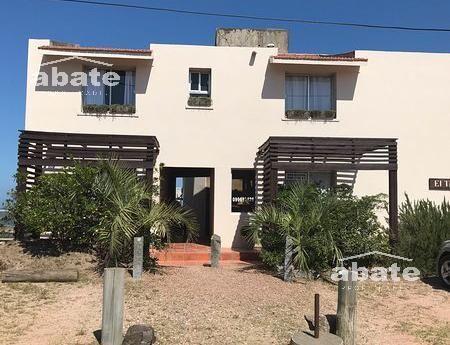 Venta de Complejo de 7 apartamentos con vista al mar! Punta