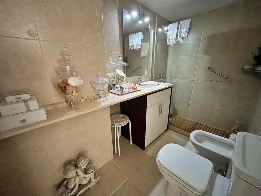 Venta Apartamento 2 Dormitorios y Garaje Pocitos