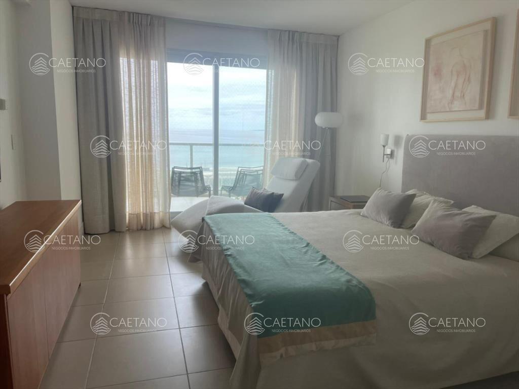 Apartamento de dos dormitorios en venta en Playa Brava con