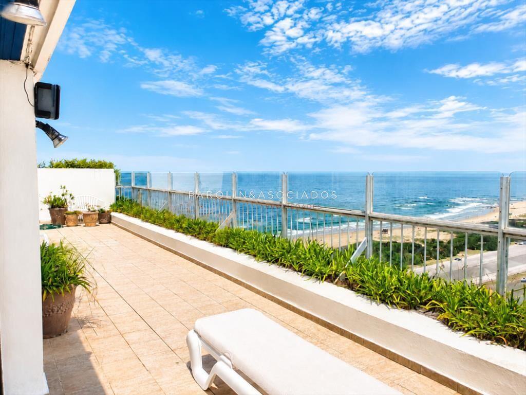 Espectacular penthouse en venta. Edificio Tiburon planta de