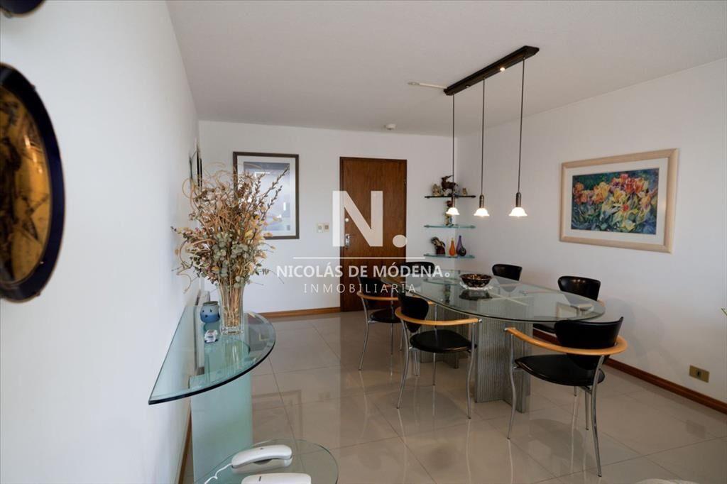Vende apartamento en Roosevelt de 2 dormitorios,