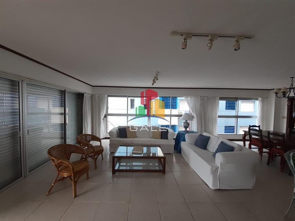 Apartamento en Venta de 3 dormitorios en Punta ,