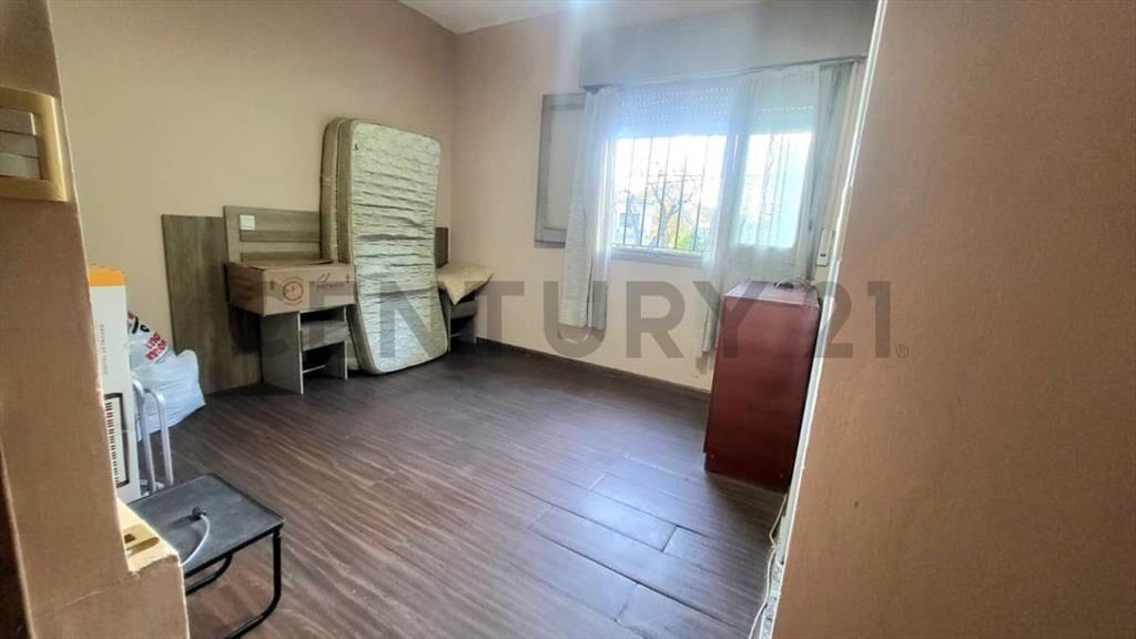 Casa+Apartamento/InversionGralFloresBvar/350m2/5Dorm/4Bañ...