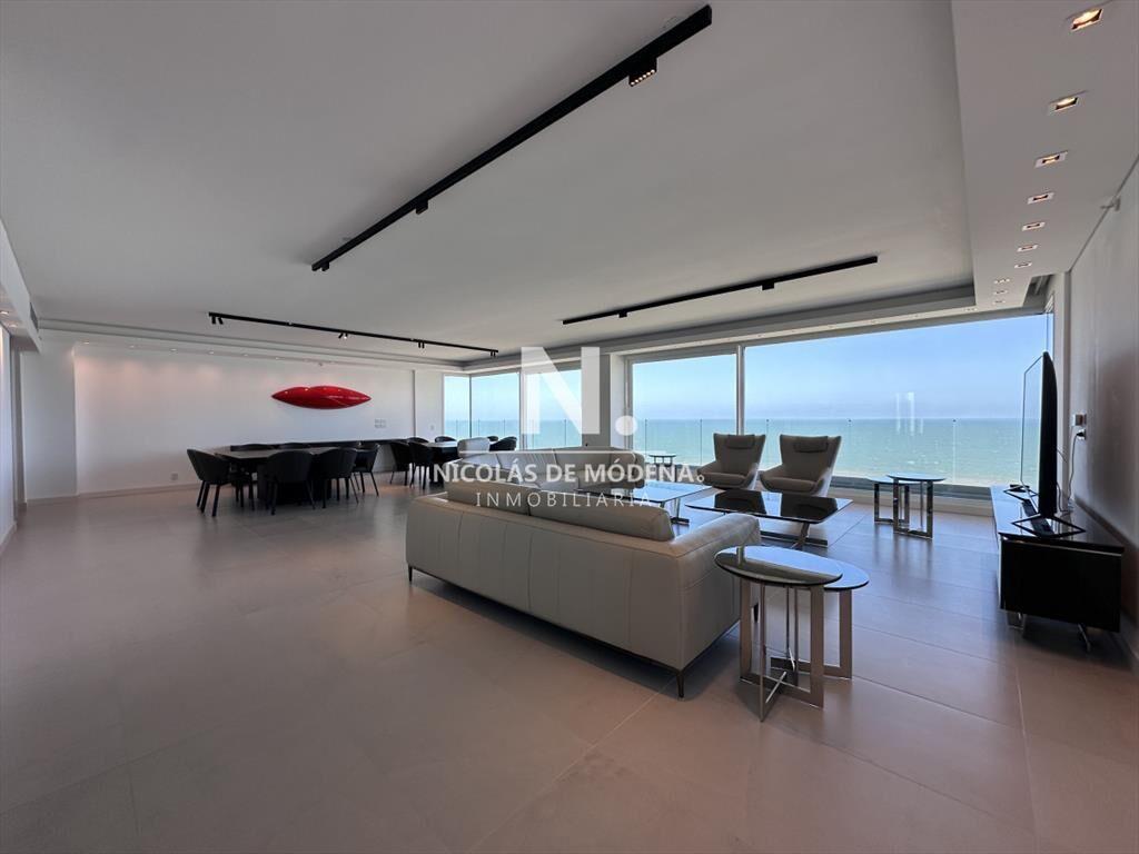 Espectacular Penthouse de 5 dormitorios En Torre
