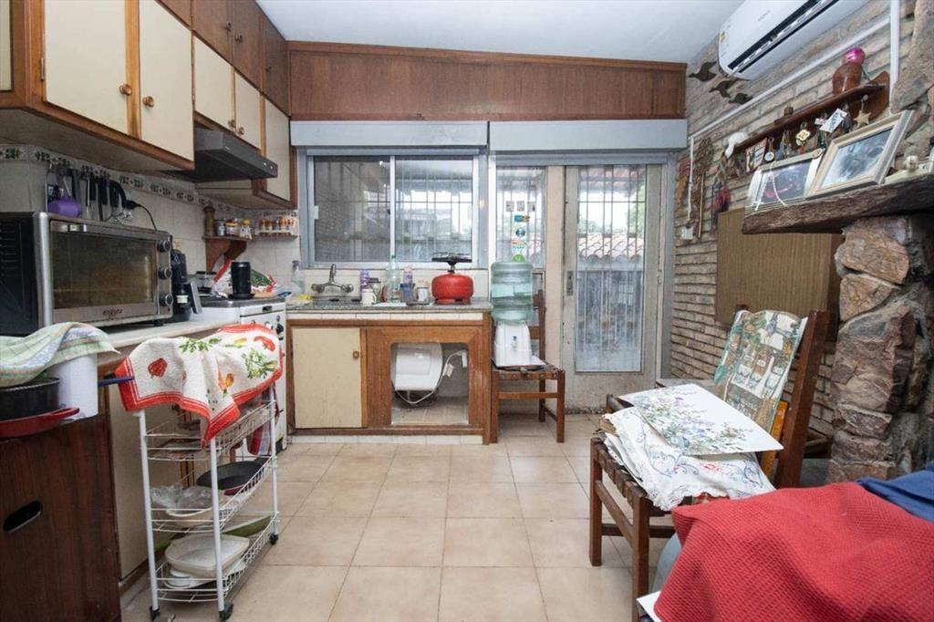 VENTA CASA 2 DORMITORIOS GARGE GALPON SOLYMAR SUR