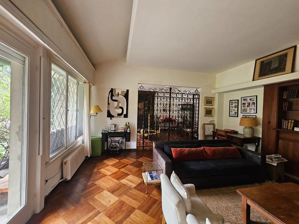Venta dos casas sobre importante terreno de 4488 m² en