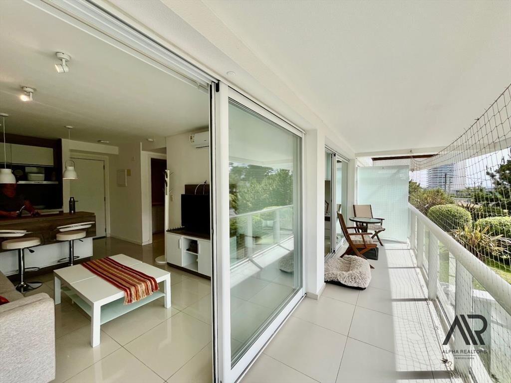Apartamento en venta c/ cochera en Playa Mansa
