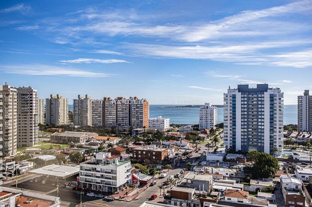 Piso alto con vista panoramica, 1 dormitorio y en