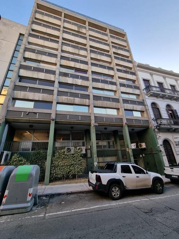 Oficina- Misiones y Cerrito, 220 m2 , planta llana !!
