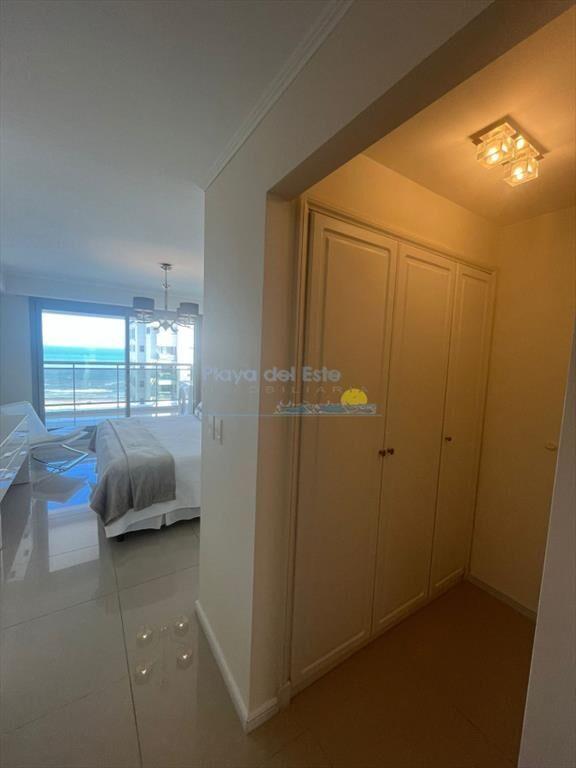 Apartamento en Venta de 3 dormitorios en Punta ,