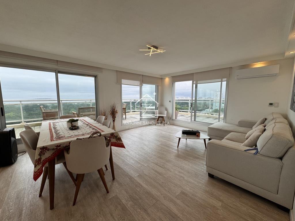 Venta apartamento 3 dormitorios Punta del Este