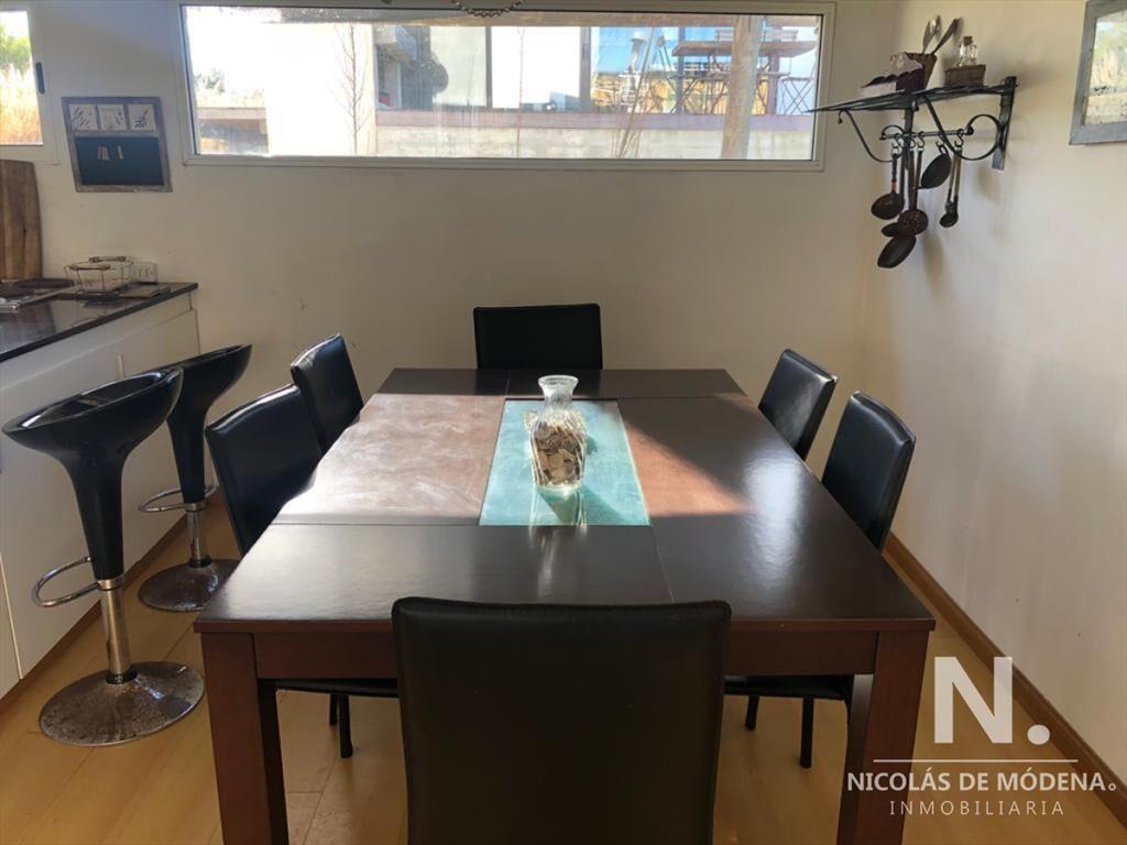Casa estilo minimalista en Altos de Punta Piedras