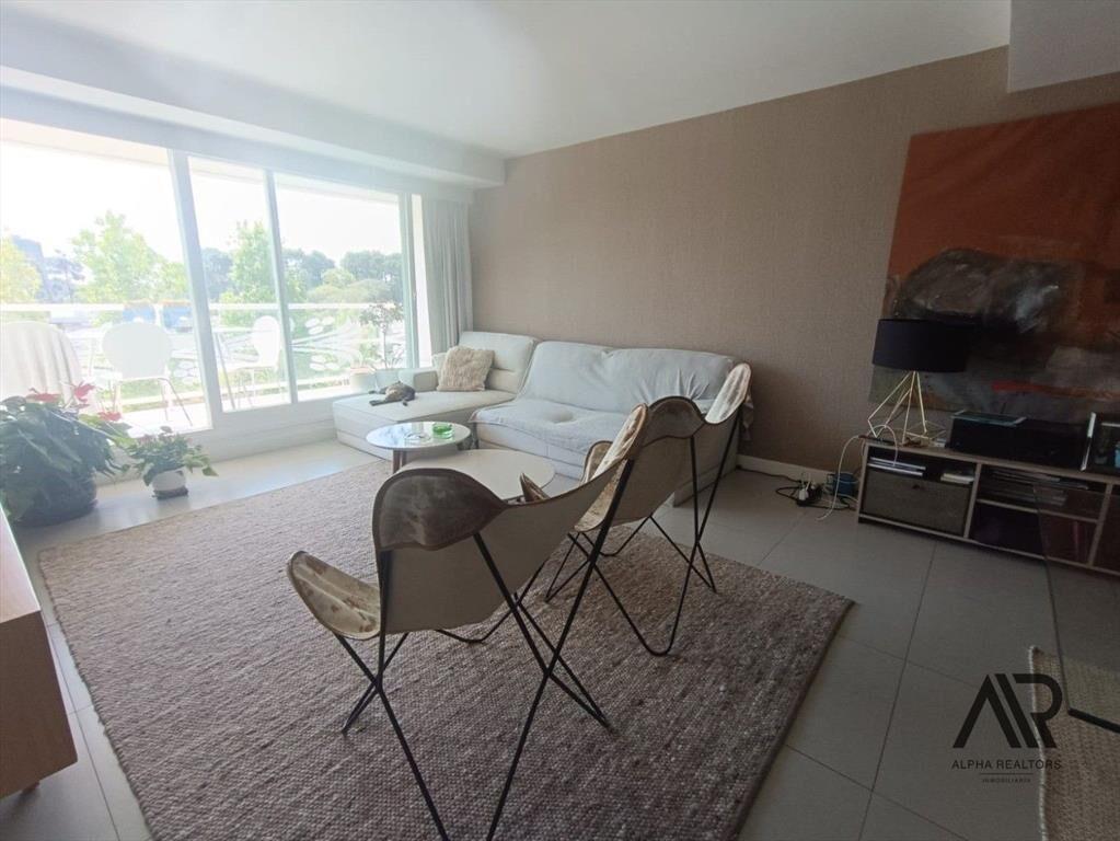 Apartamento De Tres Dormitorios Mas Dependencia En Venta...