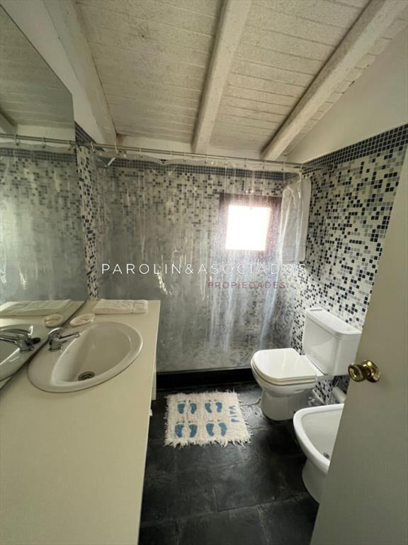 Casa en Barrio privado con piscina y cancha de