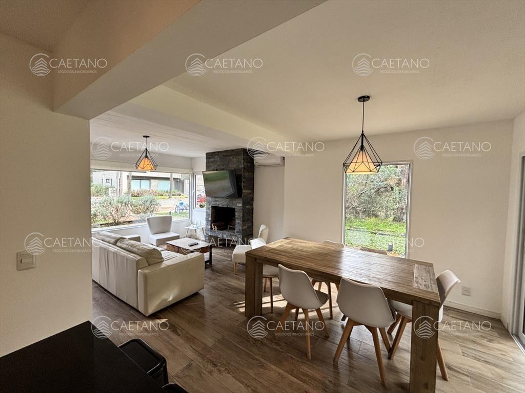 Casa en Punta Ballena, Complejo Solanas