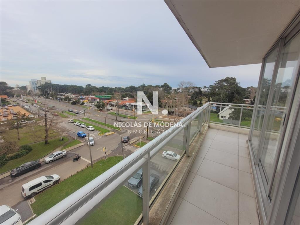 En venta apartamento de 2 dormitorios en Punta