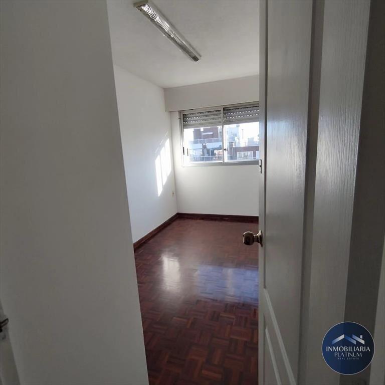 Apartamento en alquiler c/ cochera en Pocitos