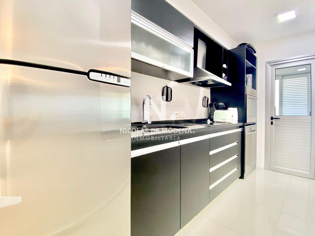 Apartamento en Venta Punta del Este con Buen Al