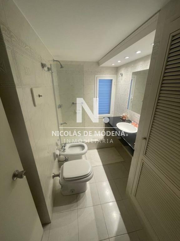 Vende apartamento de 2 dormitorios mas de en al