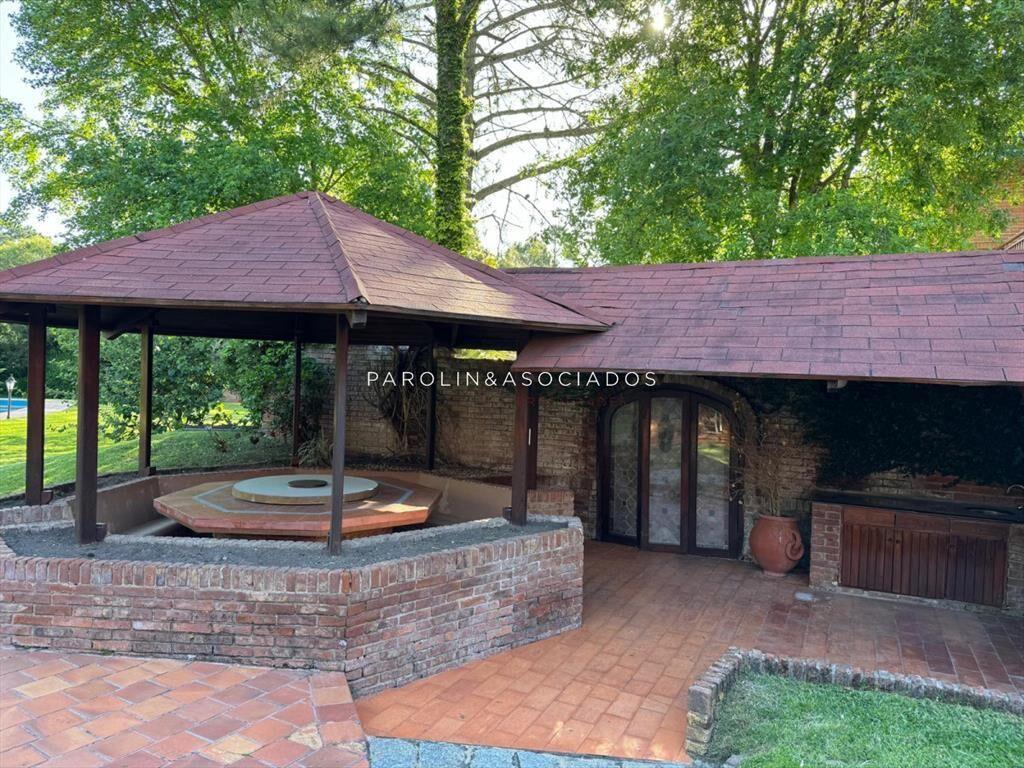 Casa en venta de 4 dormitorios en Golf, Punta del Este.