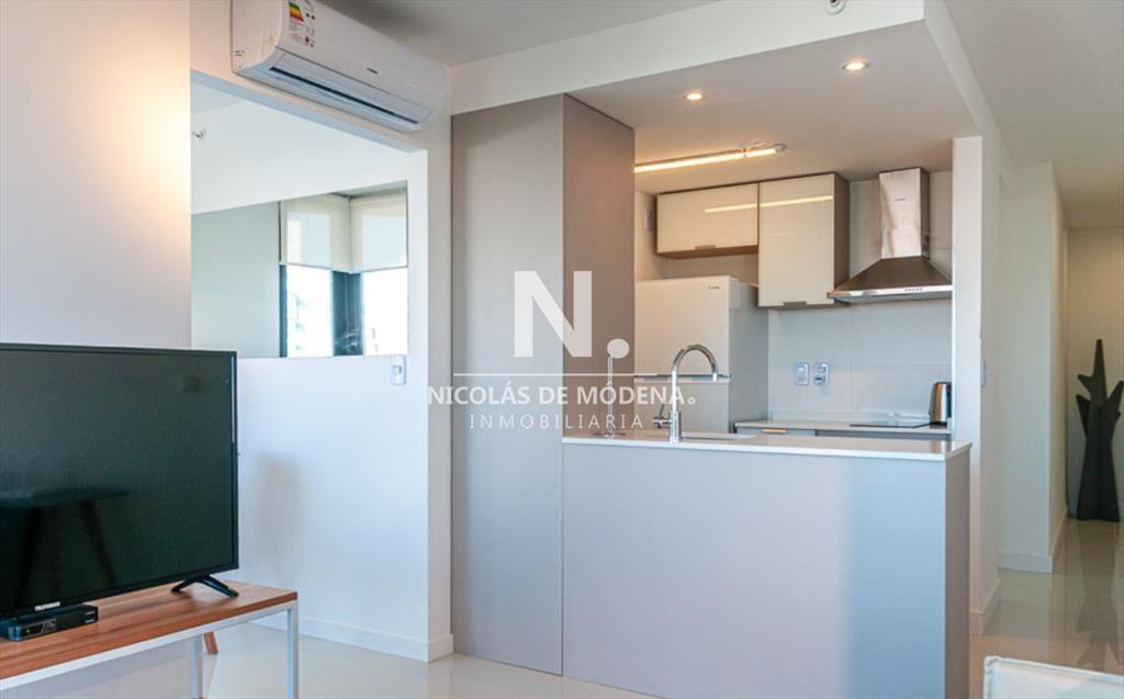 Departamento en venta en Artower de 1 y medio al