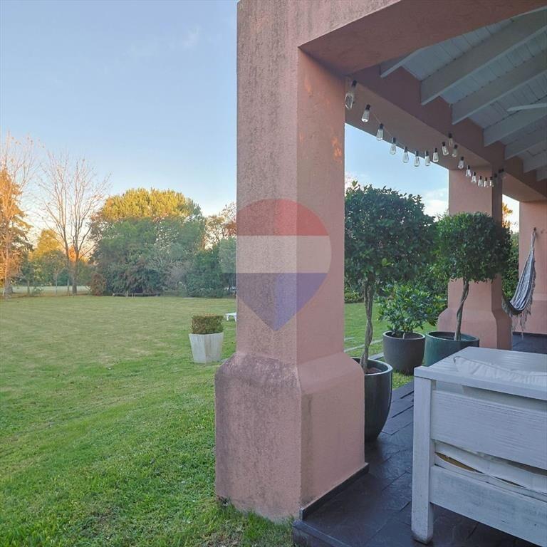 VENTA CASA LOMAS DE LA TAHONA 3 DORM SERV Y ESCRI