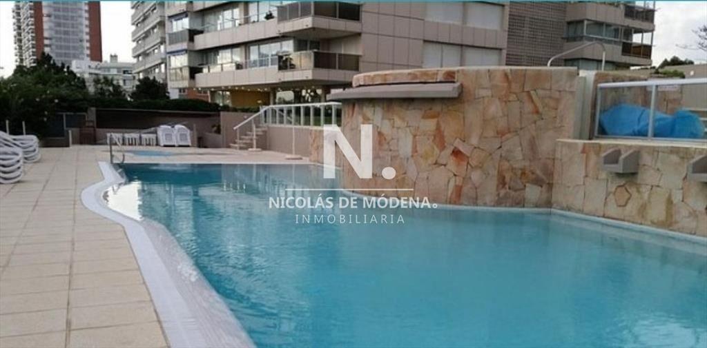 Departamento de 3 dormitorios en venta en Torre